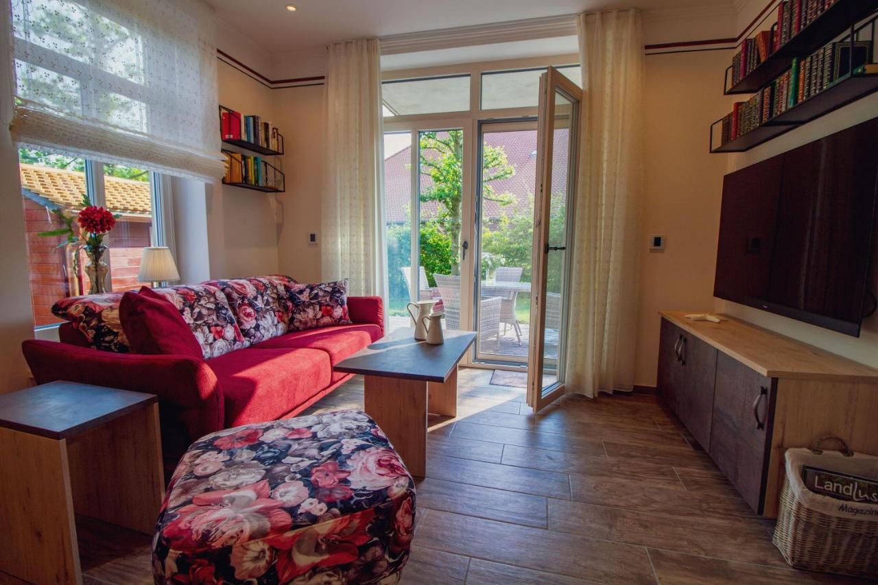 Up Besoeoek - Wildrose Mit Sauna Krummhörn Extérieur photo